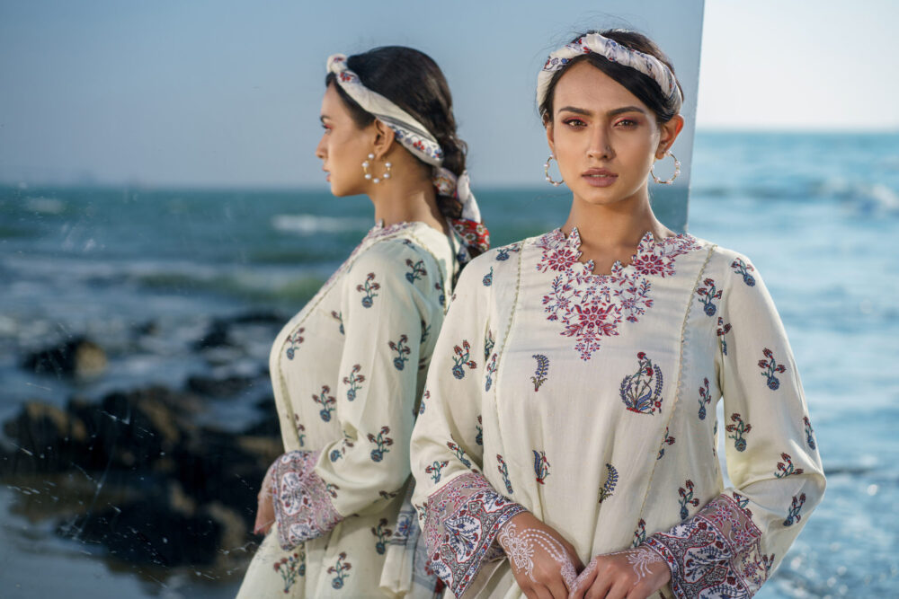 Veiled Rose (2 Pc) - Image 2