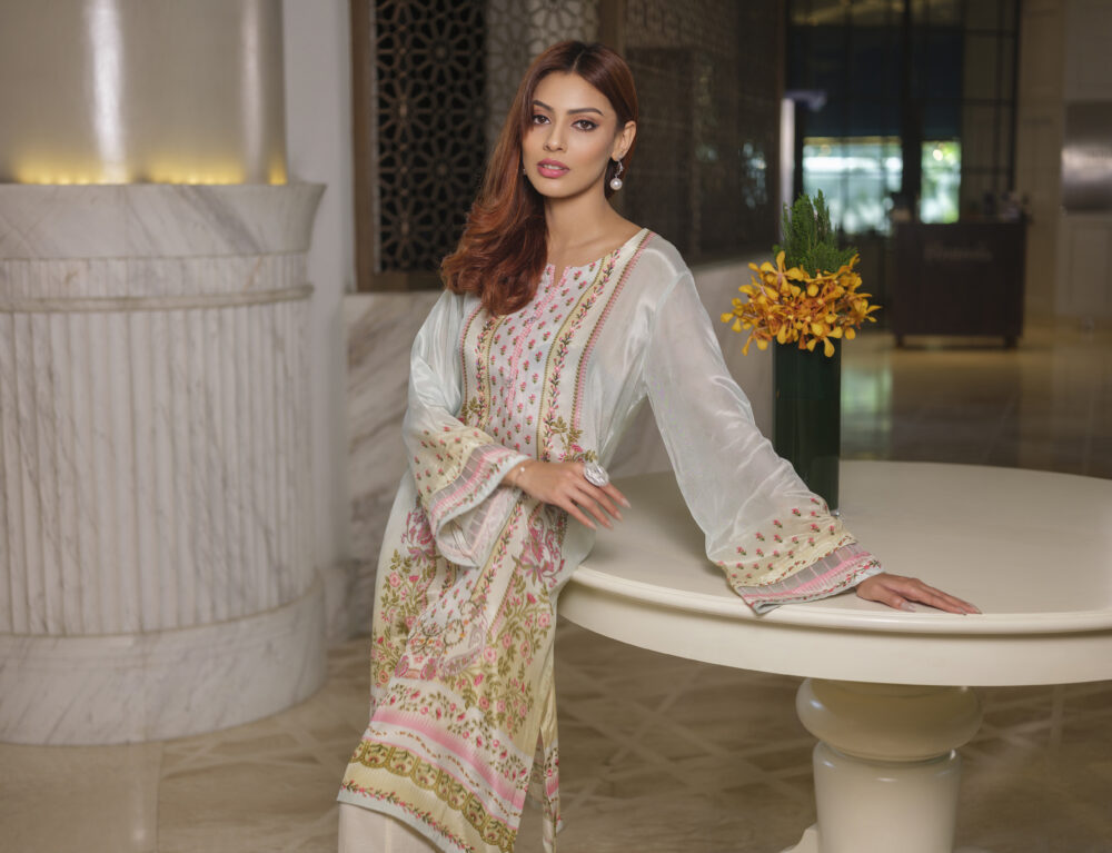 Lara (1 PC) - Image 6